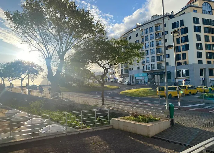 Modern Urban Apartament Funchal (Madeira)